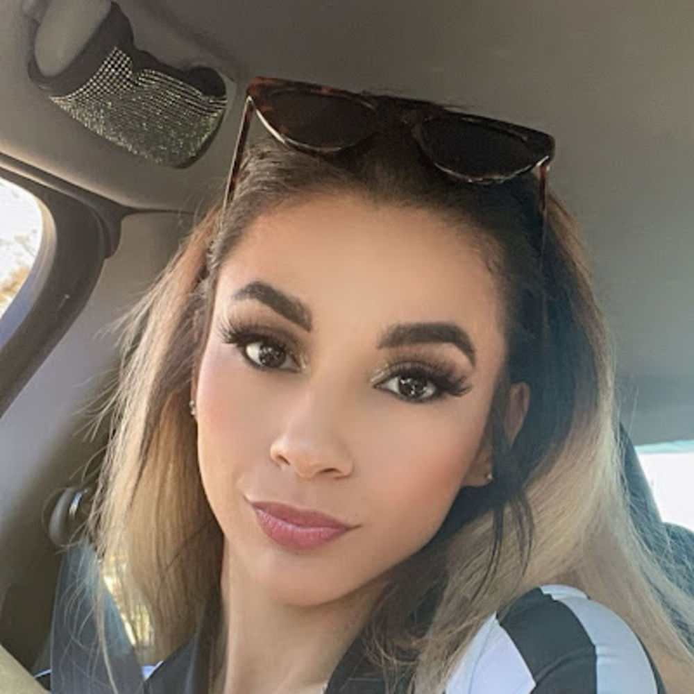 Meet your Posher, Marcela